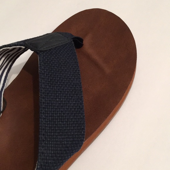 NEW GAP Men’s Thong Sandals Flip Flop Shoe - Picture 2 of 6